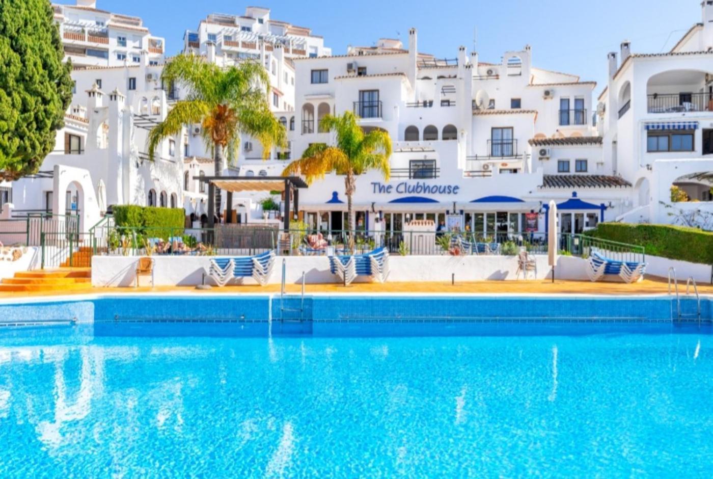 Estudio Pasodoble. Pueblo Evita Benalmádena Kültér fotó