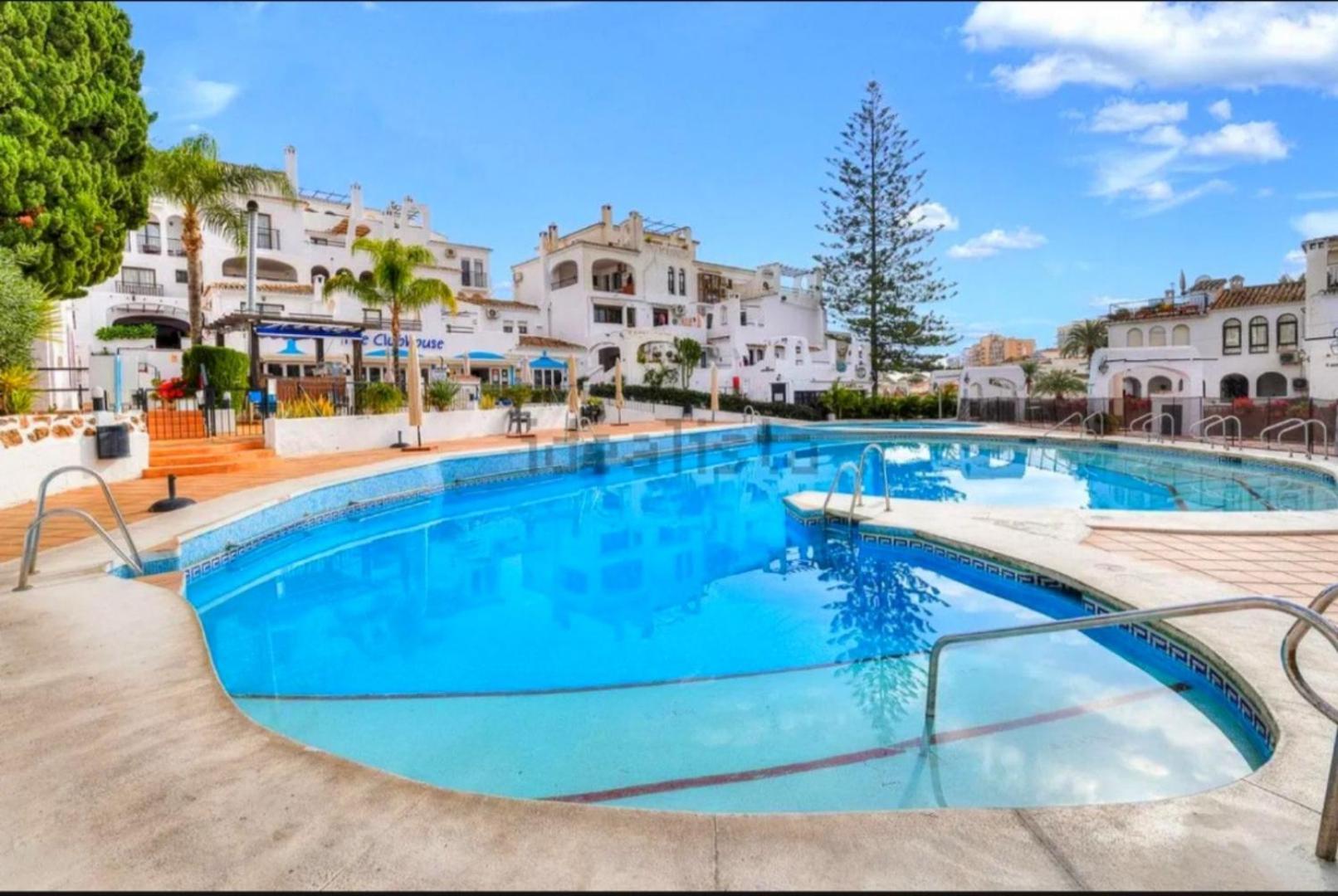 Estudio Pasodoble. Pueblo Evita Benalmádena Kültér fotó
