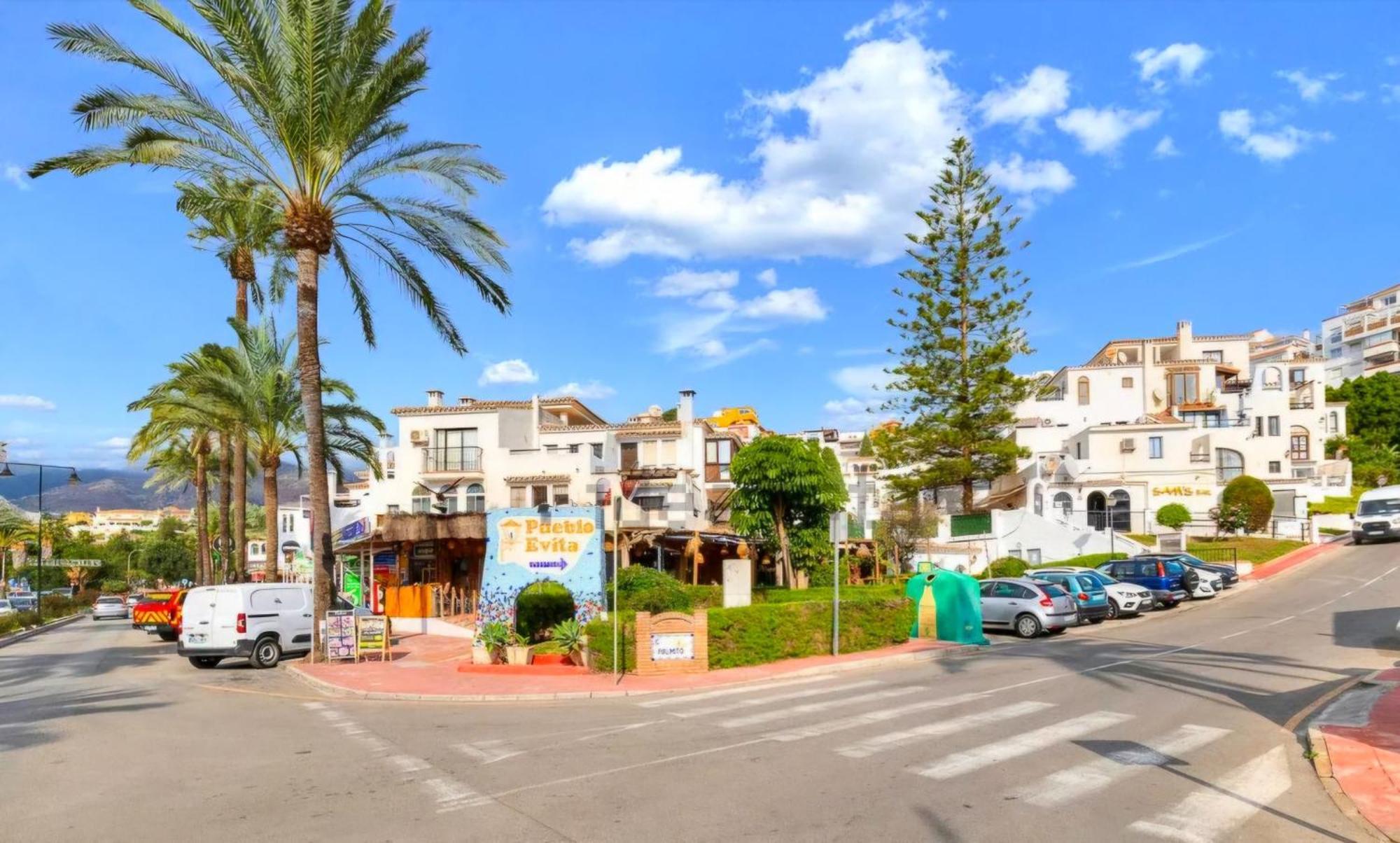 Estudio Pasodoble. Pueblo Evita Benalmádena Kültér fotó